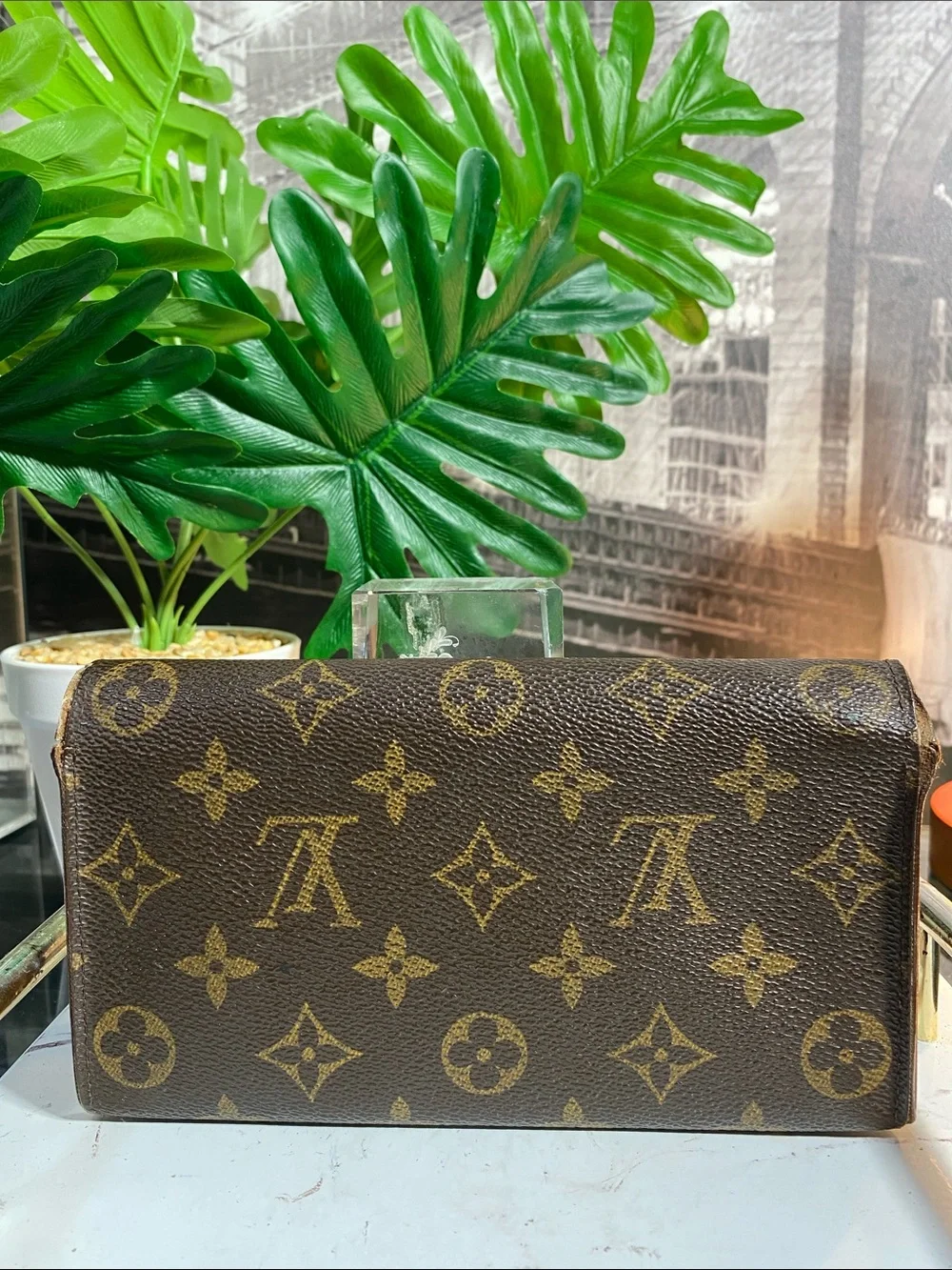 Authentic Louis Vuitton Vintage Monogram Sarah Wallet